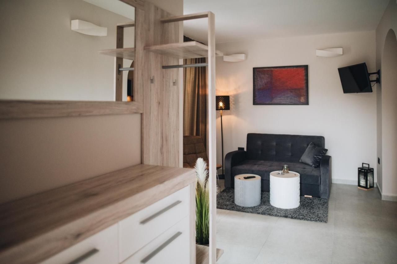Stay In The Very Heart Of Porec - 50M To The Beach Buitenkant foto