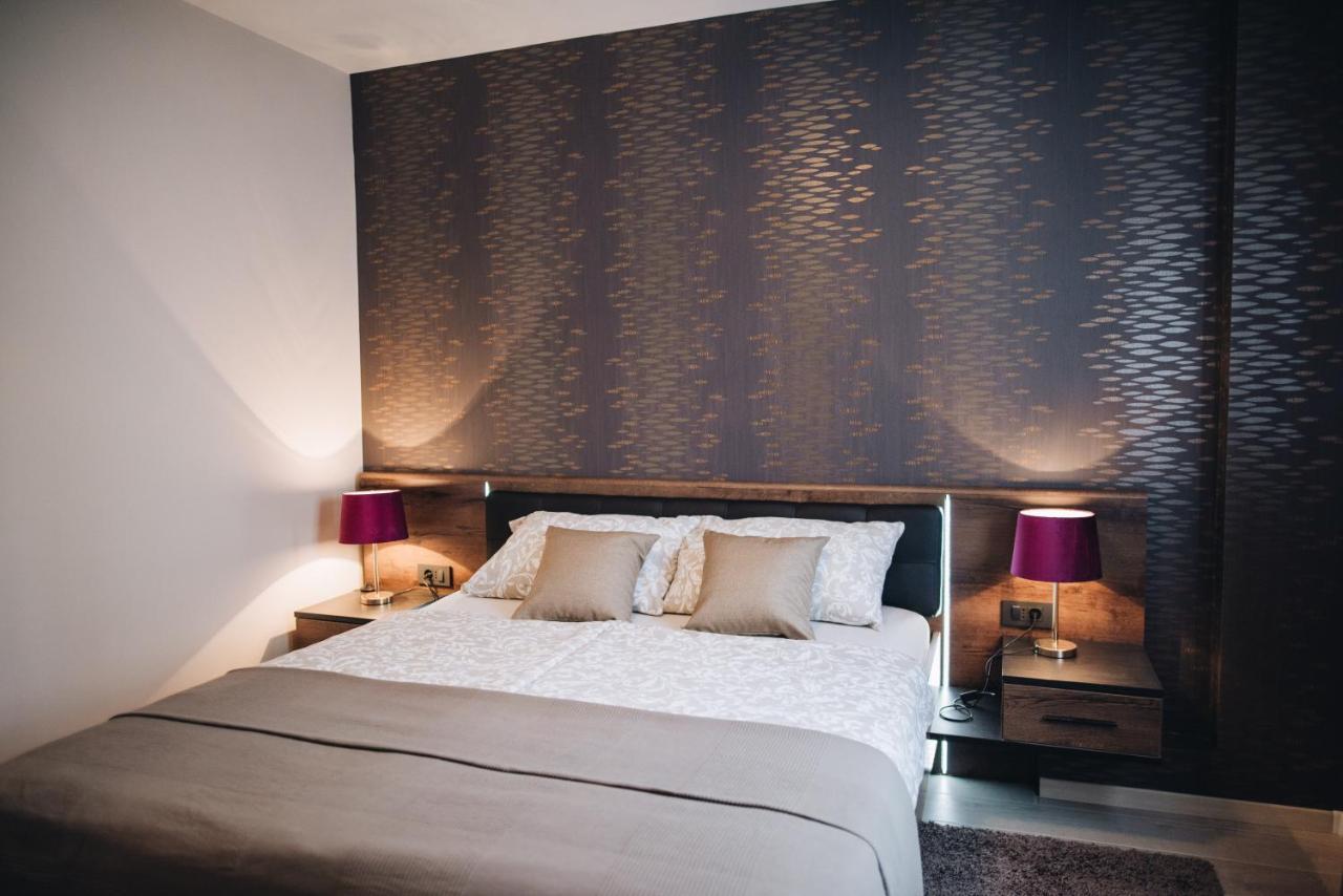 Stay In The Very Heart Of Porec - 50M To The Beach Buitenkant foto