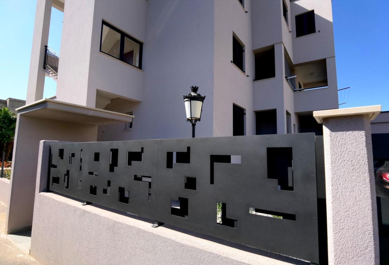 Stay In The Very Heart Of Porec - 50M To The Beach Buitenkant foto