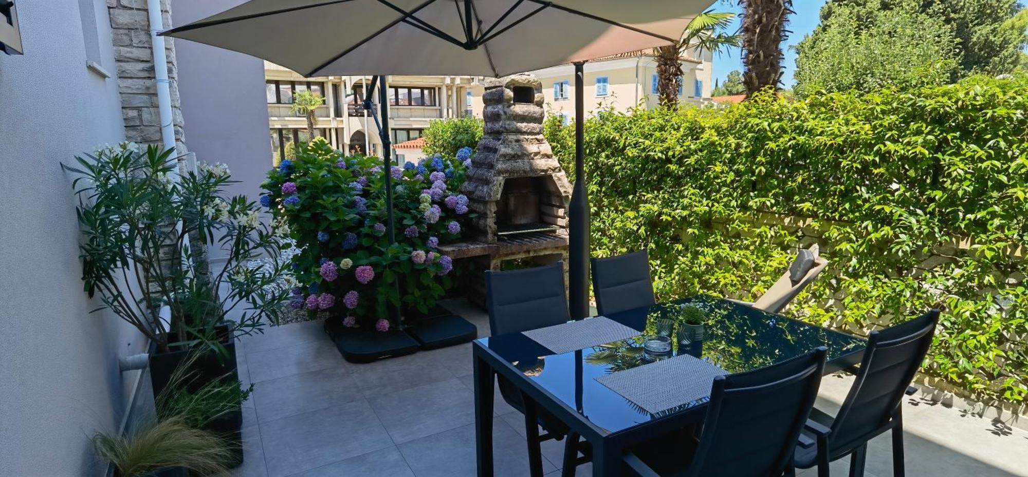 Stay In The Very Heart Of Porec - 50M To The Beach Buitenkant foto
